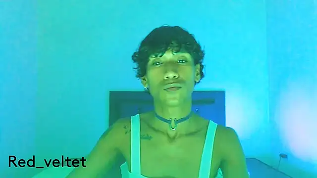 red_veltet stripchat live cam model