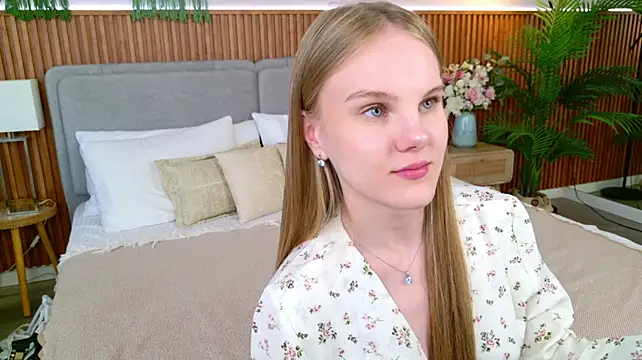 Lili_Lohan stripchat live cam model