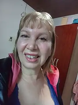 SexyMilf1211 stripchat live cam model