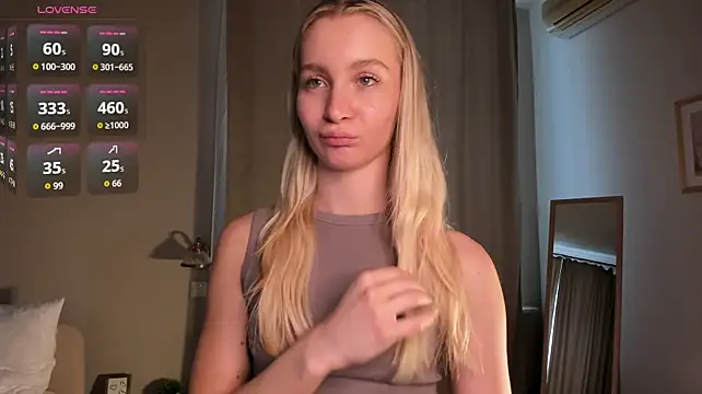 LoreneNorden stripchat live cam model
