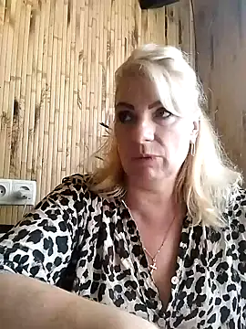Milla_kis stripchat live cam model