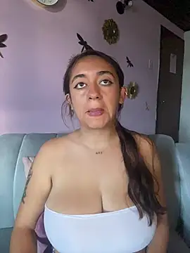 Im_Luuu stripchat live cam model
