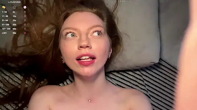 Auroralgnis stripchat live cam model