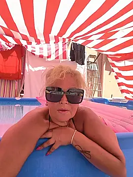 Lakylady stripchat live cam model