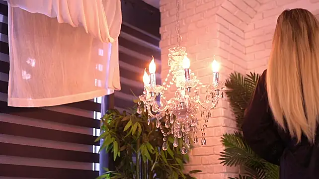 MaevaRey stripchat live cam model