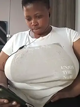 Sexy-queen99xx stripchat live cam model