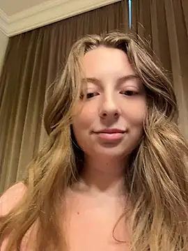 curvyflawless stripchat live cam model