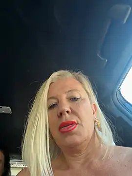 TUNDEROSE1 stripchat live cam model