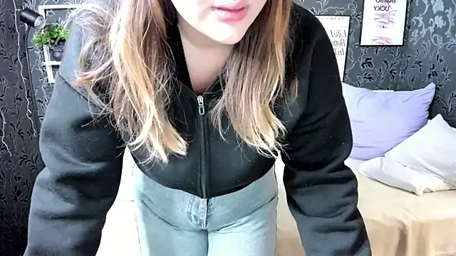 SofiaLovelyC stripchat live cam model