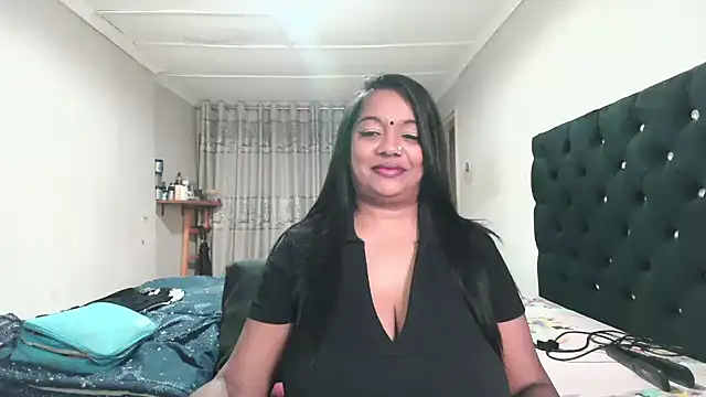 Indianmayaxoxo stripchat live cam model