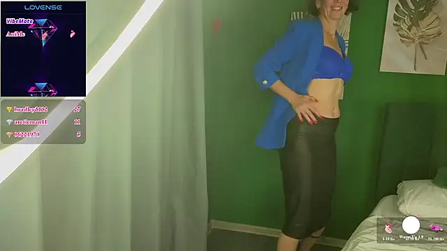 Lia_Reyn stripchat live cam model