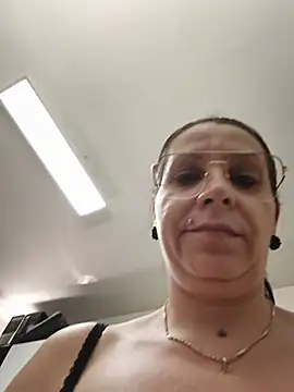 SugarDiamonds stripchat live cam model