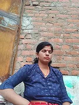 Joohi_Chawla143 stripchat live cam model