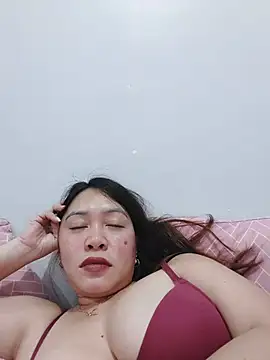 MissKitty31 stripchat live cam model