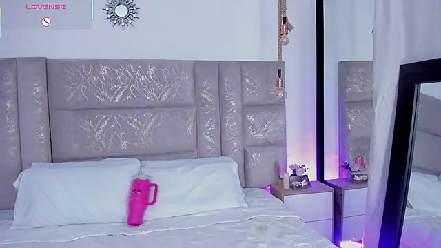 CeliWoods stripchat live cam model