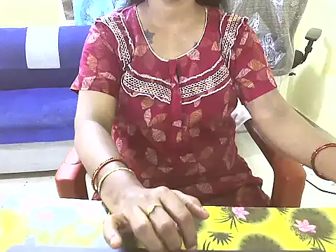 Tamilsriyazhini stripchat live cam model