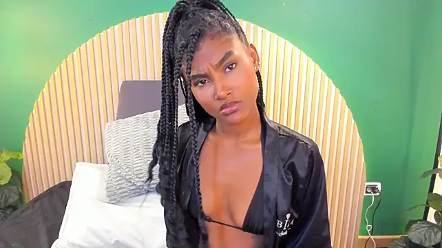 halleylorens stripchat live cam model