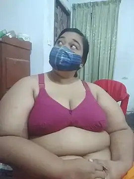 momo_loves stripchat live cam model