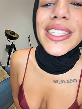 nadiabnssd stripchat live cam model