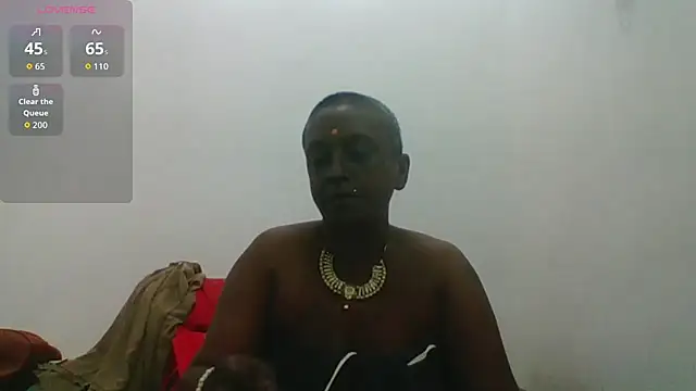 mamakarma1403 stripchat live cam model