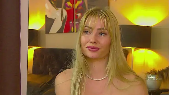 MisshaNight stripchat live cam model