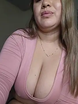 MMia_18 stripchat live cam model