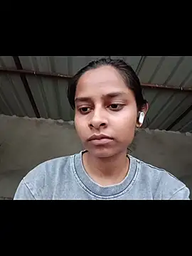 Queen_Simran stripchat live cam model