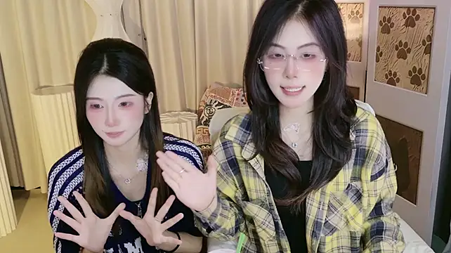 GuLuGroup stripchat live cam model