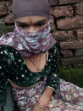 Mahika_yadav stripchat live cam model