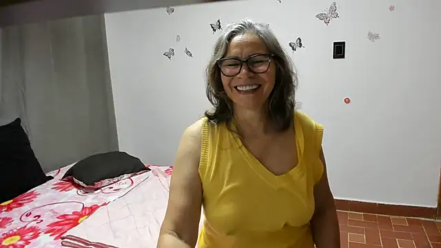 Carlaa-69 stripchat live cam model
