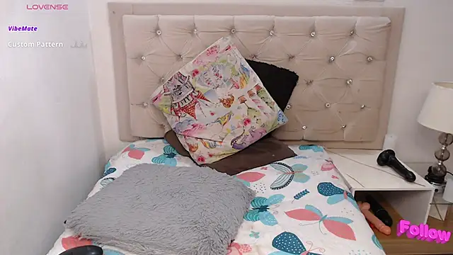 Taliana21 stripchat live cam model