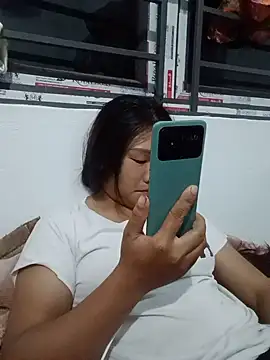 Seli- stripchat live cam model