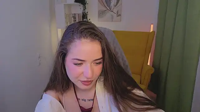 AnnNyssora stripchat live cam model