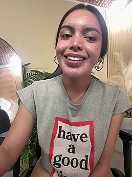 TS-SimplyTheBest stripchat live cam model