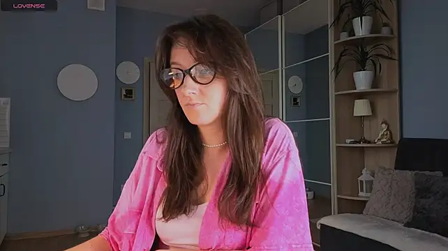 GoldenCrystall stripchat live cam model