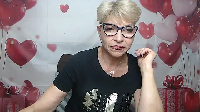 EllaBonito stripchat live cam model