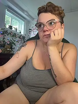 CurvesNChaos stripchat live cam model