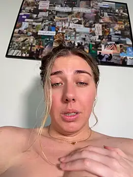 Aussielulu stripchat live cam model