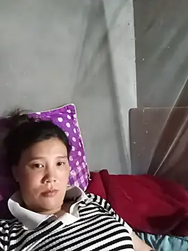 Vicky-ss stripchat live cam model