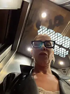 LisaMurr stripchat live cam model