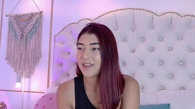 AriaStonne stripchat live cam model