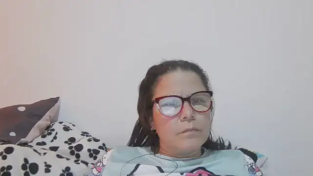 lusianamasters stripchat live cam model