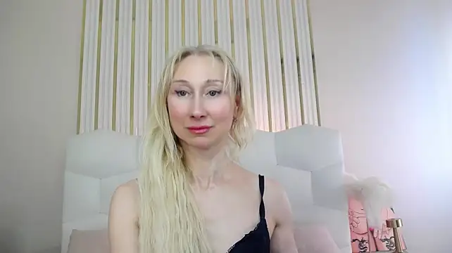 KissDreamm stripchat live cam model
