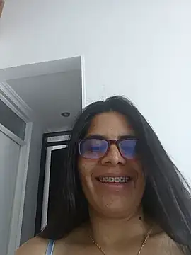 isabella_black1 stripchat live cam model