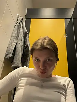 ValenciaShock stripchat live cam model