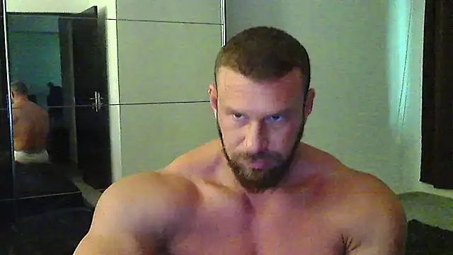 muscularkevin stripchat live cam model