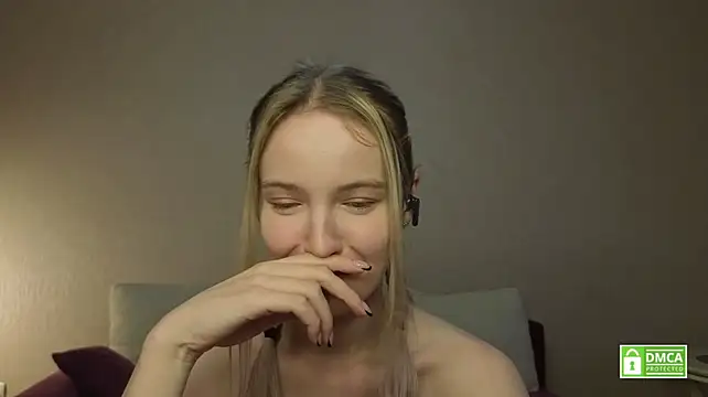 HongTomczak stripchat live cam model