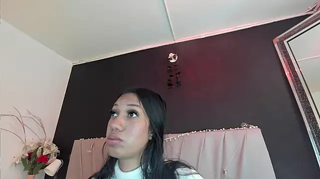 adharaharper stripchat live cam model
