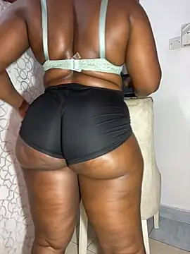 curvy_queen89 stripchat live cam model