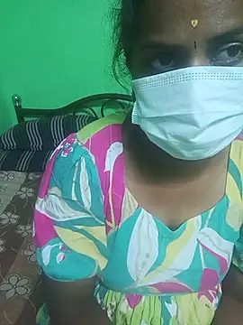 Ananyaqueen stripchat live cam model